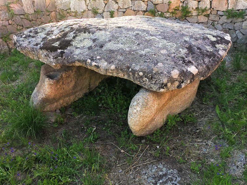 Dolmen Alzoledda, Luras