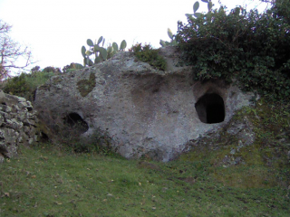 Domus De Janas Sant'eneittu, Villanova Monteleone