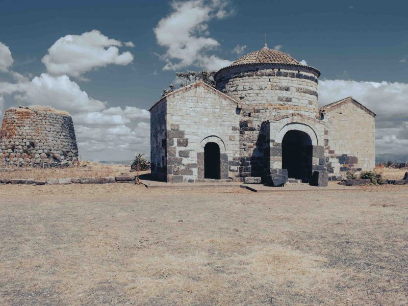 Nuraghe e chiesa di Santa Sabina, Silanus