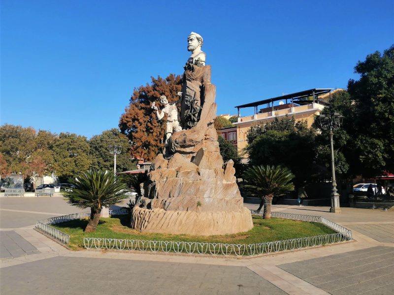 Monumento a Quintino Sella, Iglesias