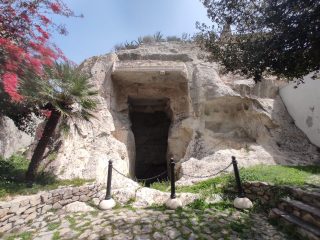 Grotta della Vipera, Cagliari